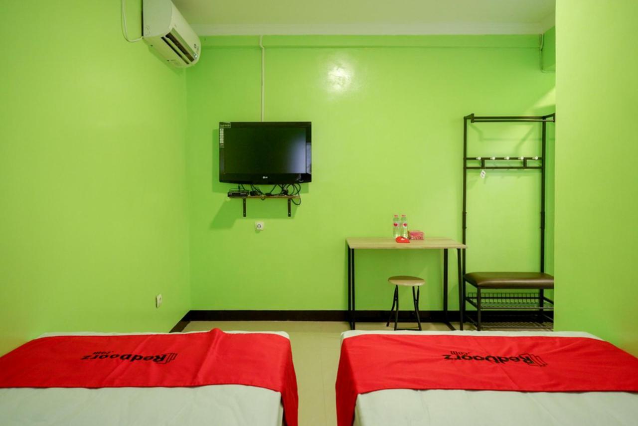 מלון Reddoorz @ Jalan Gatot Subroto סמאראנג מראה חיצוני תמונה