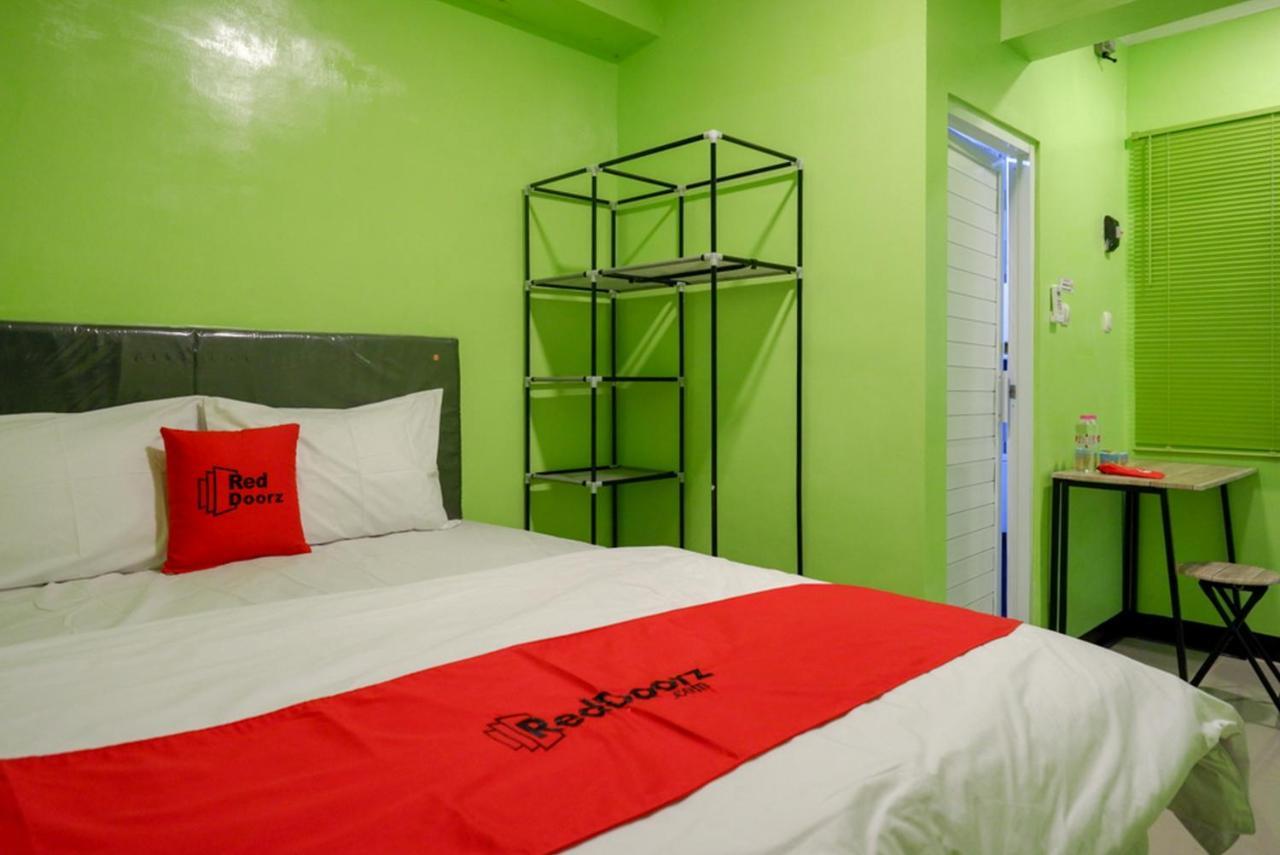 מלון Reddoorz @ Jalan Gatot Subroto סמאראנג מראה חיצוני תמונה